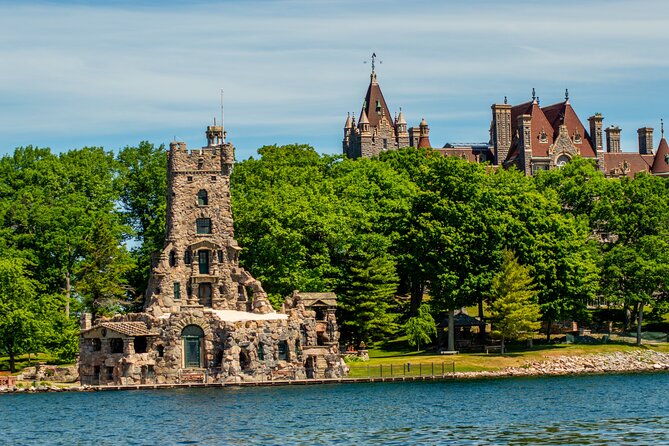 Boldt Castle and 2 Nation Tour - Boldt Castle on Heart Island: self-guided time management