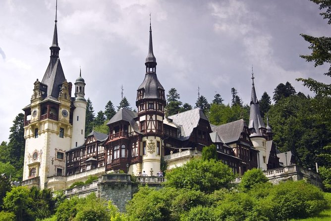Bran Castle, Peles Castle and Brasov City - Private Tour from Bucharest - Brasov historical center: make your own moves after the castles