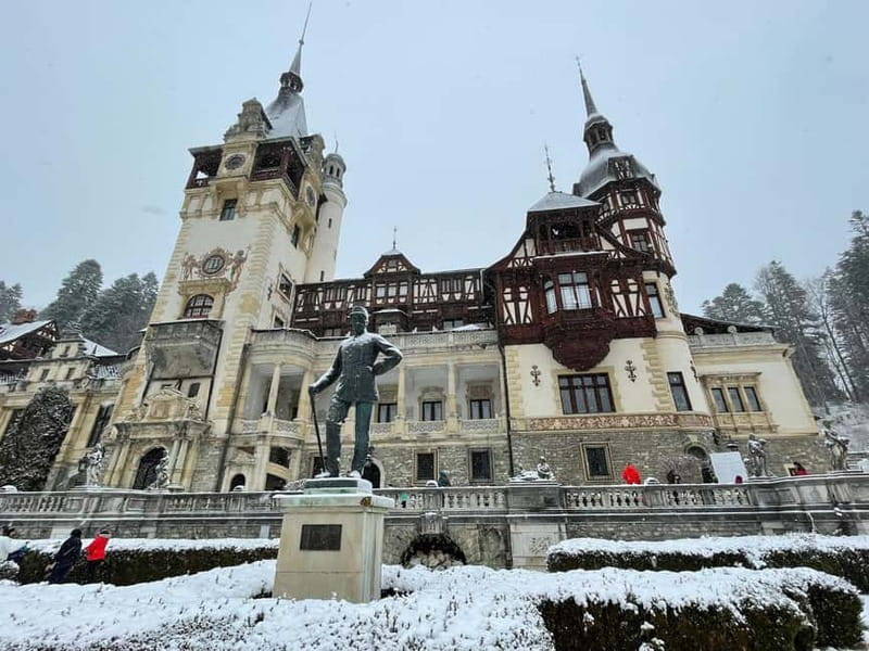 Brașov: Bran, Râșnov, and Peleș Castles Tour with Guide - How the 8-Person Group and A/C Ride Improve the Day