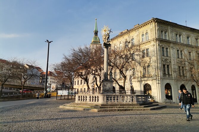 Bratislava City & Castle Walking Tour with Sebastian in English - Hlavné námestie: The Main Square as Your City Center Map