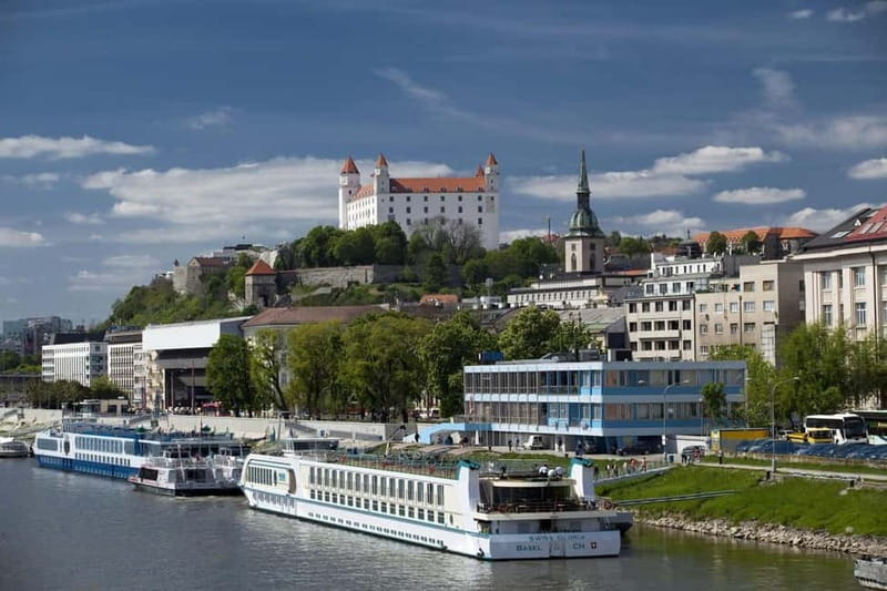 Bratislava: Guided Walking Tour with Castle Entry Ticket - Key things that make this tour work
