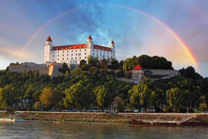 Bratislava walk tour with bonuses and castle 3€ + Tip, kids free - Key highlights at a glance