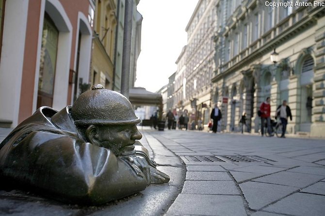 Bratislava walk tour with bonuses and castle 3€ + Tip, kids free - Michael’s Tower and the defense-strategy story you won’t expect