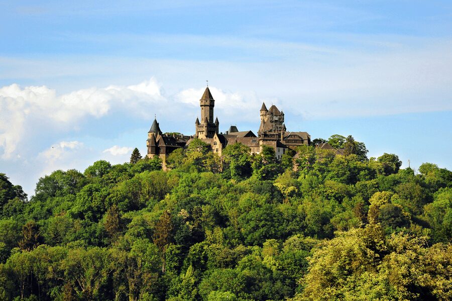 Braunfels: Guided Tour of the Fairytale Castle Braunfels - Knight’s Hall: tournament, war, and hunting from the 13th to 19th centuries