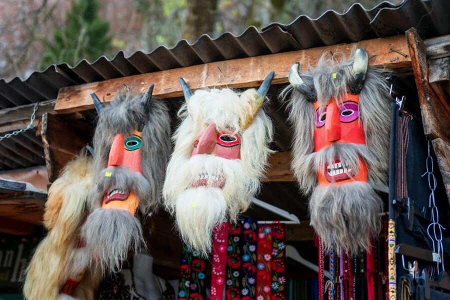 Bucharest: Bran Castle and Bear Sanctuary Small-Group Tour - Bran Castle: Dracula’s Castle, plus the medieval reality underneath