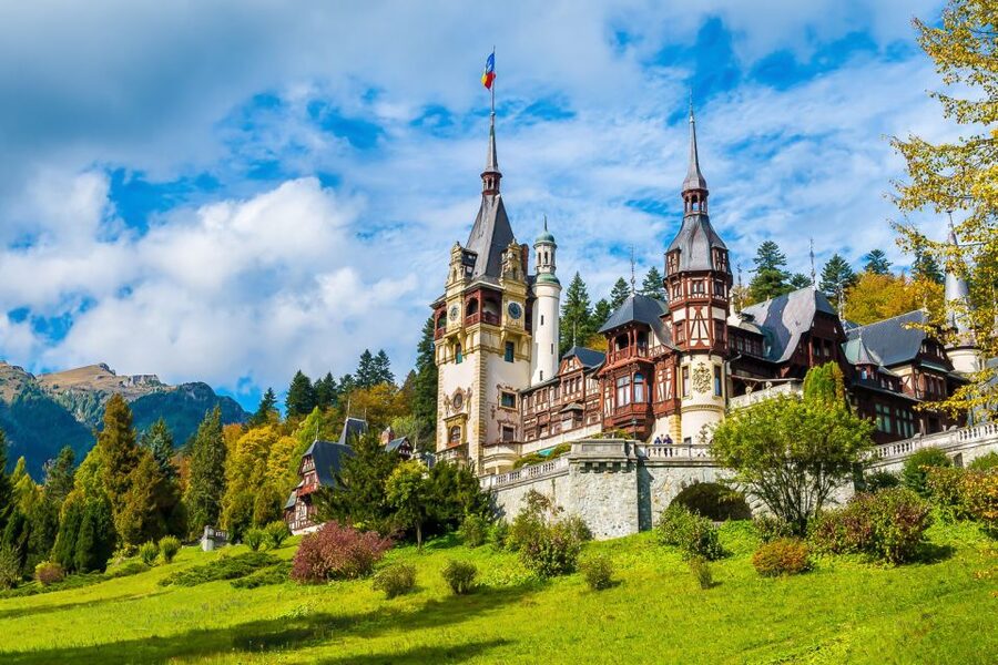 Bucharest: Day Trip to Dracula Castle, Peles Castle & Brașov - Bran Castle: Dracula’s Name, Vlad’s Shadow, and a Steep Climb