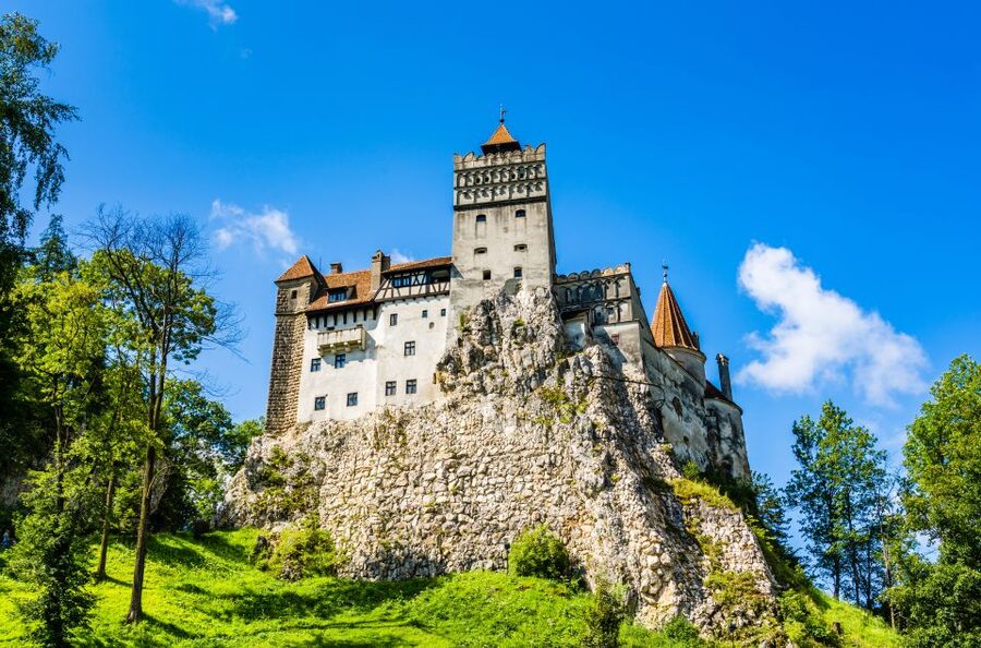 Bucharest: Dracula Castle, Peles Castle & Brasov Guided Tour - Brașov on foot: Council Square and the Black Church
