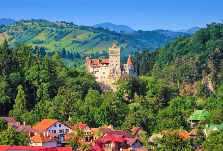 Bucharest: Dracula Castle, Peles Castle & Brasov Old Town - Getting From Bucharest: The Bus Ride and the Smart Meeting Point