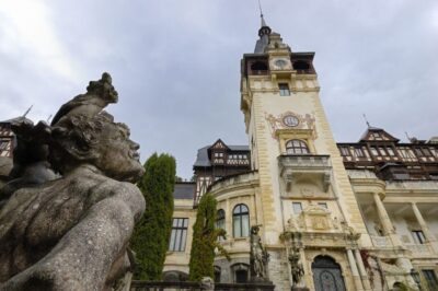 Bucharest: Dracula Castle, Peles Castle & Brasov Old Town - Peleș Castle in Sinaia: Royal German Renaissance, Plus Time to Roam