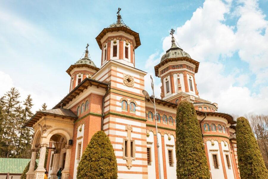 Bucharest: Dracula's Castle, Peleș Castle & Brașov Day Trip - Money and Timing: The Value Math You Should Do First