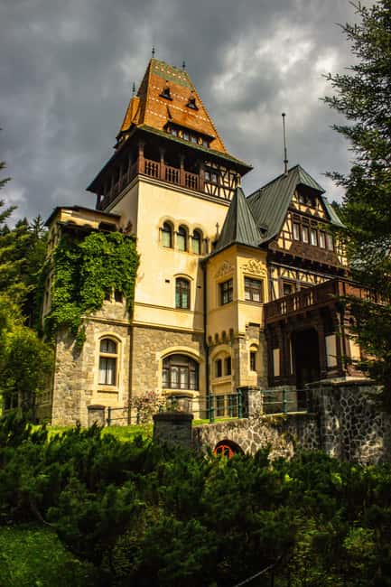 Bucharest: Peles Castle, Bran Castle & Brașov Day Tour - FAQ