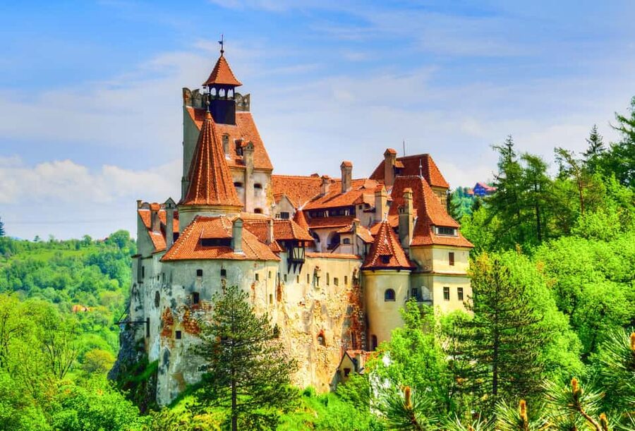 Bucharest: Peles Castle, Bran Castle & Brașov Day Tour - Peleș Castle: royal interiors, guided time, and photo rules