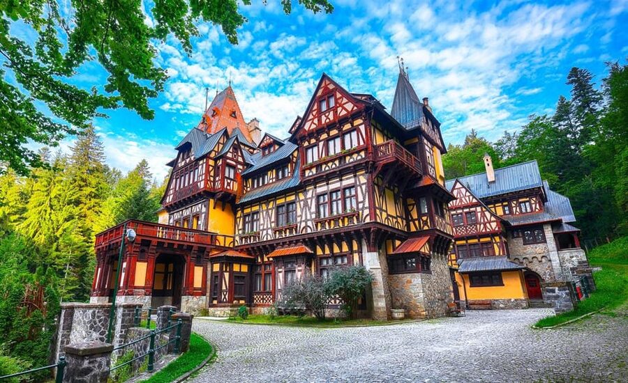 Bucharest: Peles Castle, Bran Castle, & Brasov Old Town Tour - The Coach Ride: Long, Scenic, and Worth Using Properly