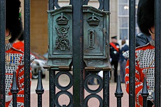 Buckingham Palace and Vintage Bus Tour of London - Buckingham Palace State Rooms: What You’ll See (and What You Can’t)