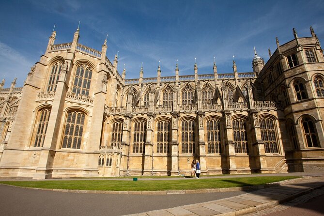 Buckingham Palace and Windsor Castle Escorted Tour from London - The Bus Ride and On-Board Commentary: Helpful, But Not Guaranteed