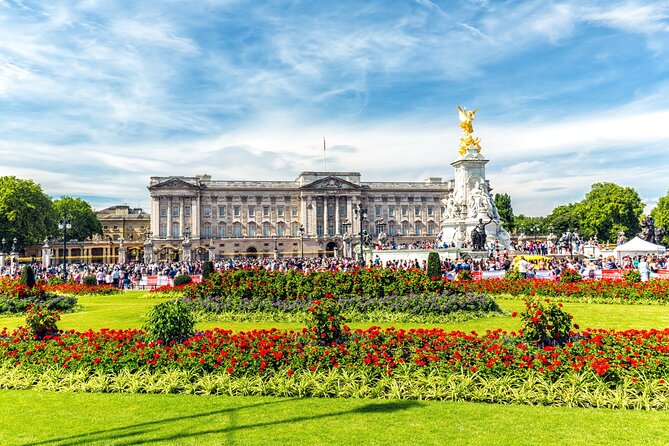 Buckingham Palace, Change the Guard & Crown Jewels Tour - Changing of the Guard: where the show actually happens