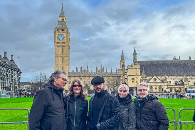 Buckingham Palace & Changing of the Guard Experience - Green Park stop: a quick breather before the royal gates