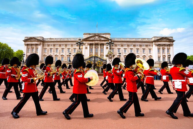 Buckingham Palace Entrance Ticket & Changing of the Guard Tour - Duke of York Column start: why this meeting point matters