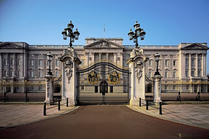 Buckingham Palace: Official State Rooms Entry Ticket - Banqueting suites, drawing rooms, and the Ballroom feel