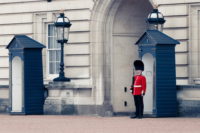 Buckingham Palace, St James Palace & Tea at Kensington Palace - Spencer House: a refined town house with royal-family DNA