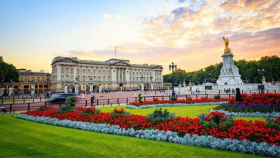 Buckingham Palace State Rooms Entry & Royal London Audio App - Grand Staircase and royal portraits: the moment you feel the scale