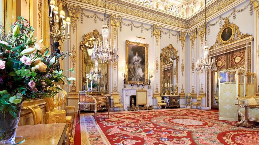 Buckingham Palace State Rooms Entry & Royal London Audio App - Royal London audio app after the palace: keep the storyline going