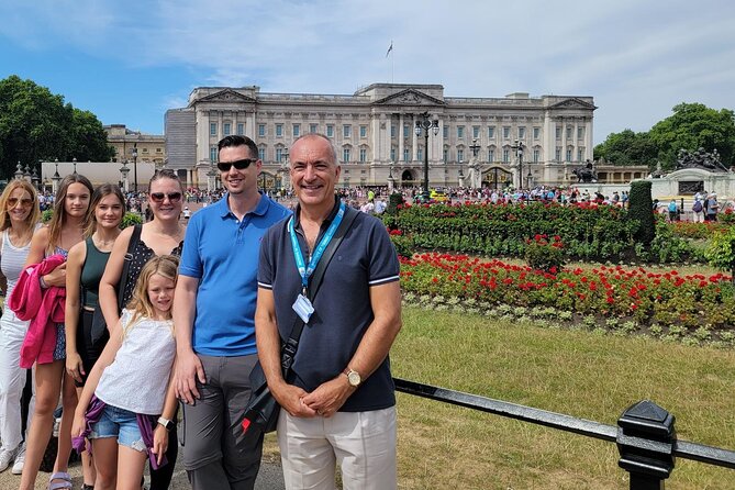 Buckingham Palace: Walking Tour with Entry & Audio Guide - The King’s Tour Artists (2025): a bonus if your dates match