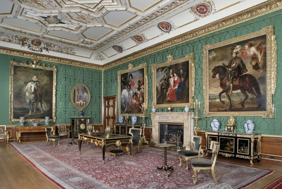 Buckingham Palace & Windsor Castle: Full-Day Tour - Windsor Castle: where the monarchy feels almost permanent