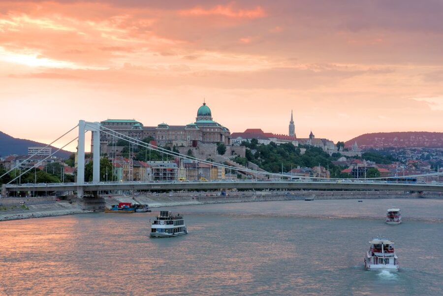 Budapest: 3-hour City Tour with Castle Walk + 1-hour Cruise - Key things to know before you go