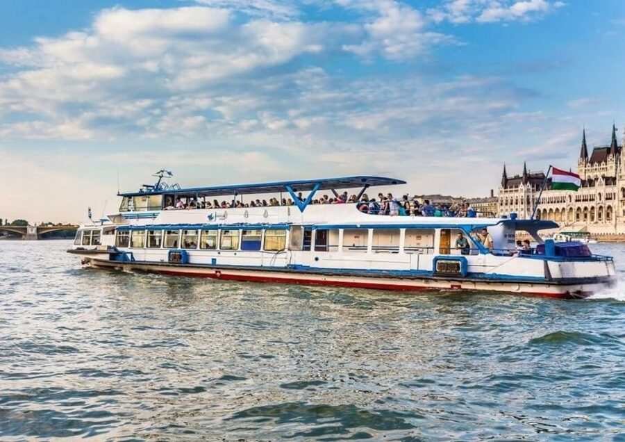 Budapest: 3-hour City Tour with Castle Walk + 1-hour Cruise - Is it worth $60? My take on value