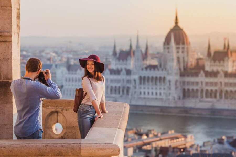 Budapest: 3-Hour Grand City Tour and Castle Walk - Bus Comfort and the Eurama Meeting Point at 30 Minutes Early