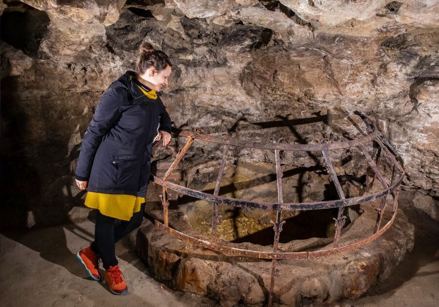 Budapest: Buda Castle Cave Tour - Limestone, Labyrinths, and the 800-Year-Old Cellars