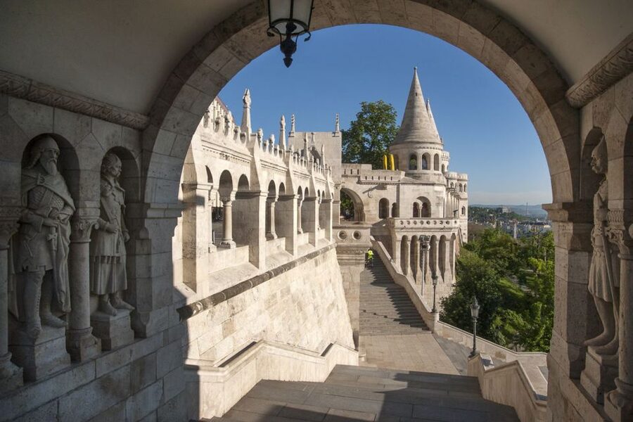 Budapest: Buda Castle District Walking Tour - Getting Oriented at Szentháromság Square