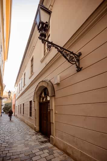 Budapest: The WWII Siege of Buda Castle & Bomb Shelter Tour - Who will enjoy this most (and who should skip it)