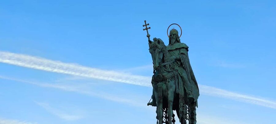 Budapest: Walking Tour in the Buda Castle District - Language and expectations: you’re buying a guided interpretation in German