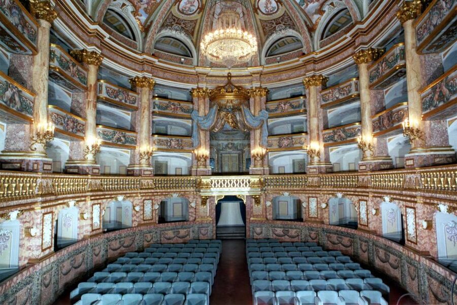 Campania: Royal Palace of Caserta Guided Private Tour - Guides Matter Here: Why Anna and Serena Get Mentioned