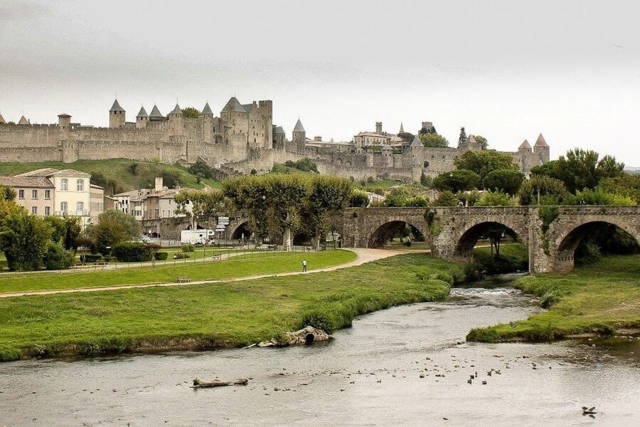 Carcassonne: Private Guided Tour of the Medieval Fortress - 2-hour tour: medieval streets and fortifications, with fewer ticket complications