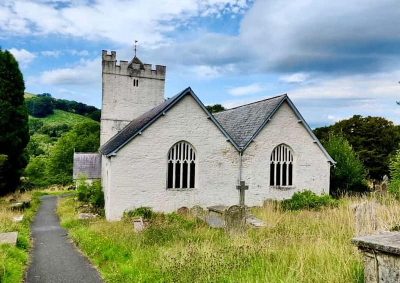 Cardiff: Waterfalls, Mountains & Castles Day Tour - Henrhyd Falls: The Waterfall Stop That Actually Delivers