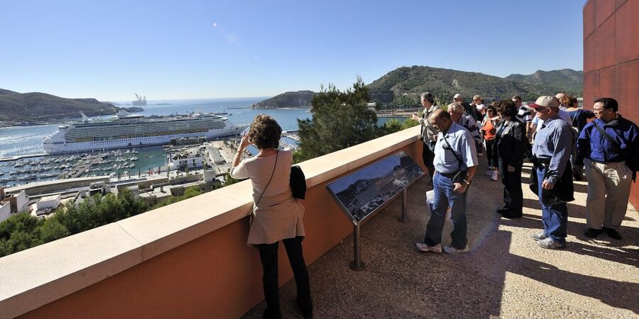 Cartagena: Panoramic Lift & Conception Castle Ticket - How the Panoramic Lift turns Cartagena into a quick win