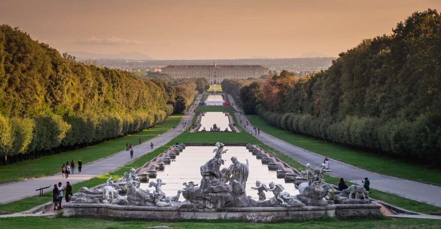 Caserta: Small-Group Royal Palace Tour - Entering fast at Piazza Carlo di Borbone and beating the crowd
