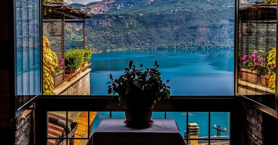 Castel Gandolfo: Papal Palace Entry Ticket and Audio Guide - Audio guide in Italian and English: how to make it work at the entrance
