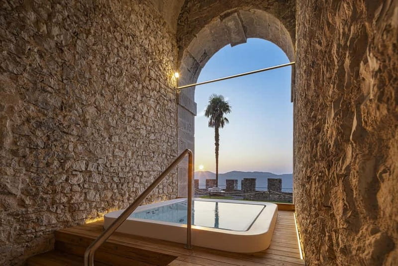 CastelBrando: Relax at a Spa inside an ancient castle - Getting there: free parking, then a 2€ panoramic lift