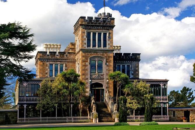 Castle, Coast & City Tour - 8 pax max - Castle Entrance Included - Stop-by-stop: Baldwin Street and the Dunedin Railways quick hits