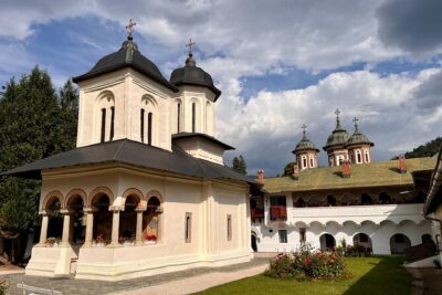 Castles Tours from Brasov - Stop 1: Peles Castle gardens and royal rooms