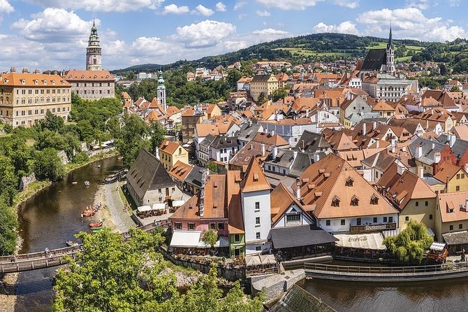Cesky Krumlov Private day trip from Prague with Lunch and Castle admission - Morning Pickup and the Drive That Turns Into a Mini-Lesson