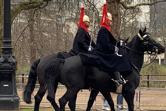 Changing of the Guard at Buckingham Palace Experience - The Guide Factor: Robin and Judd Set the Bar