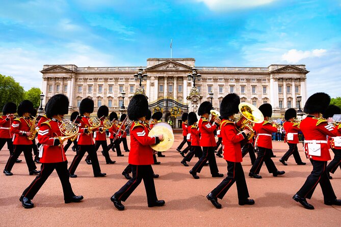 Changing of the Guard Guided Tour at Buckingham Palace - Optional Royal Mews and King’s Gallery: When the Upgrade Adds Real Value