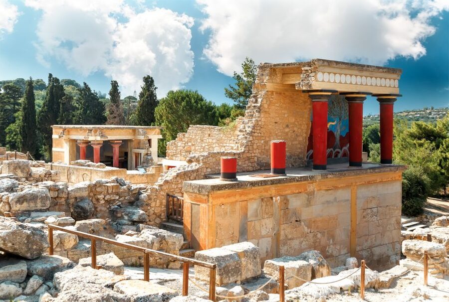 Chania/Rethymno: Knossos Palace & Heraklion City Tour - Entering Knossos Palace: myths plus restored spaces