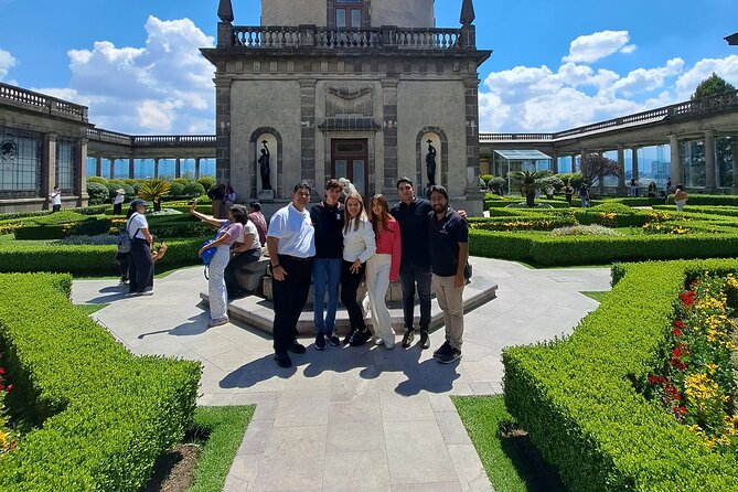 Chapultepec Castle Tour and its surroundings - How guides shape your day at Chapultepec