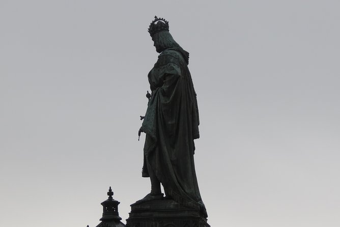 Charles Bridge and Prague Castle Walking Tour - Going inside St. Vitus Cathedral without wasting time